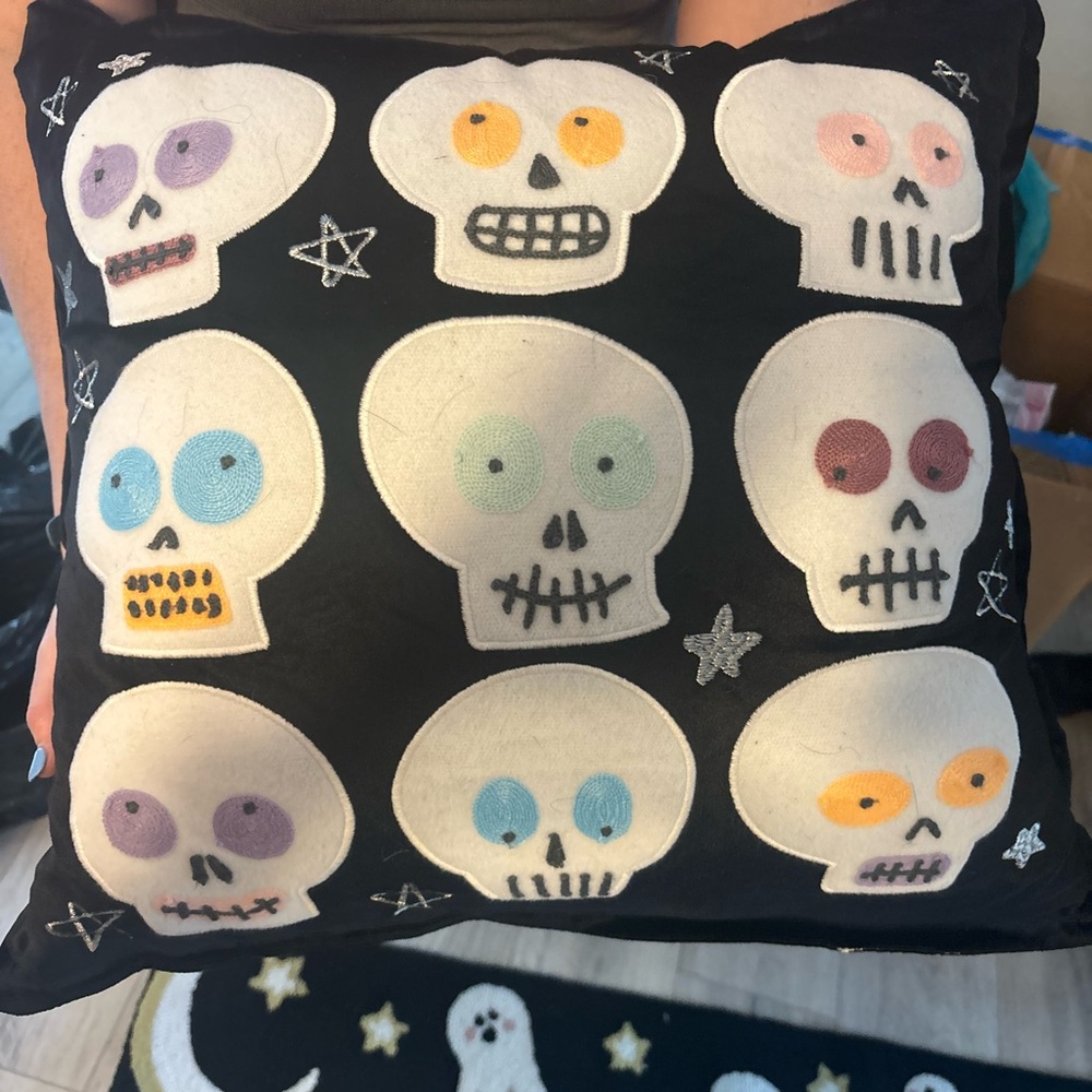 Skull Pattern Black Throw Pillow